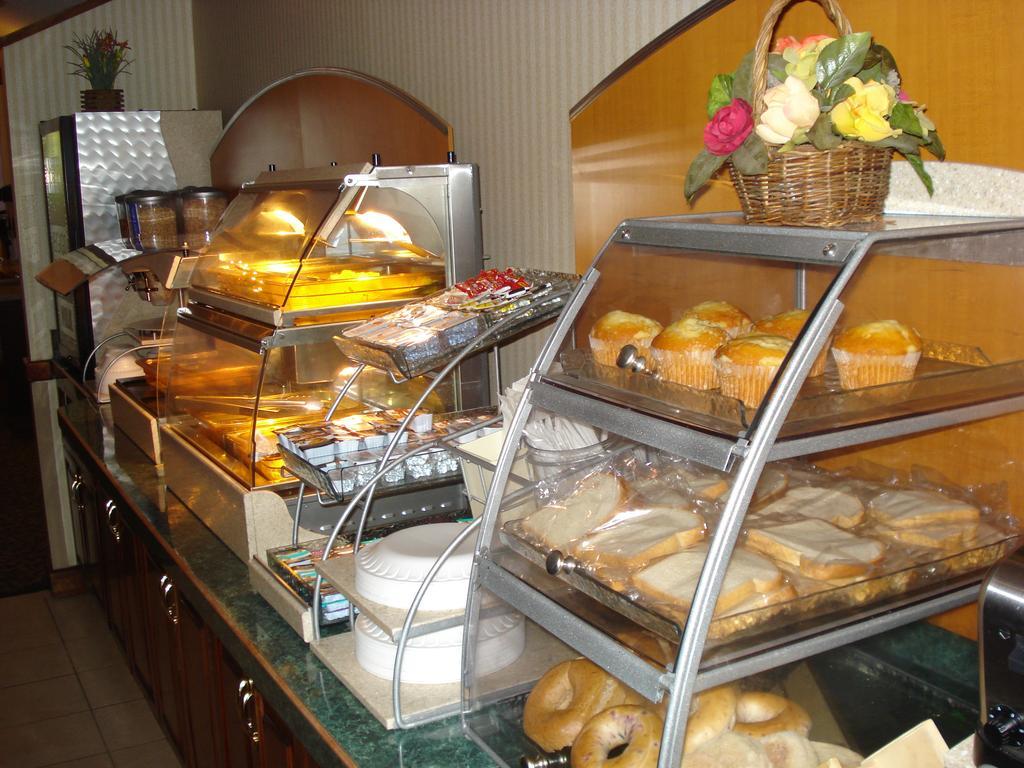 Quality Inn & Suites Columbia I-70 מראה חיצוני תמונה