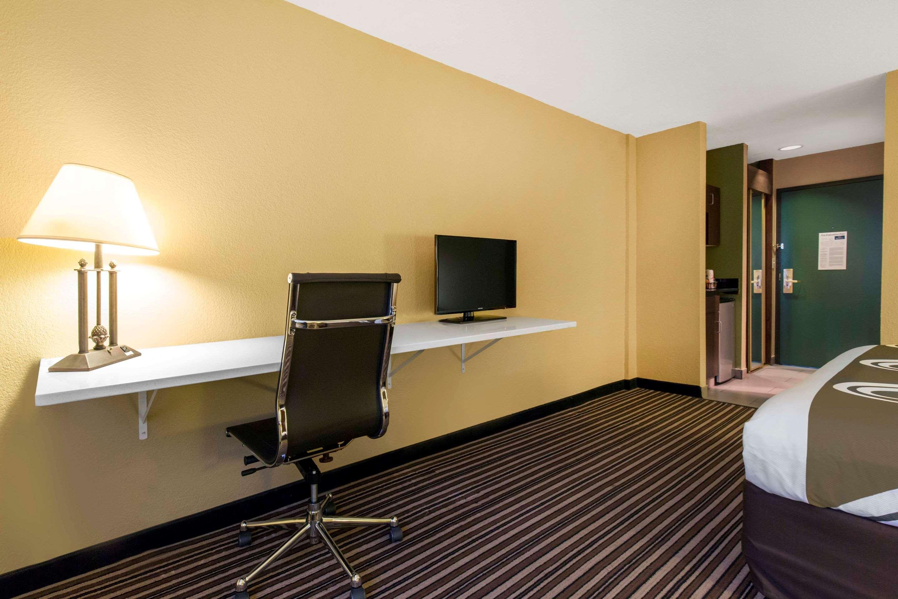 Quality Inn & Suites Columbia I-70 מראה חיצוני תמונה