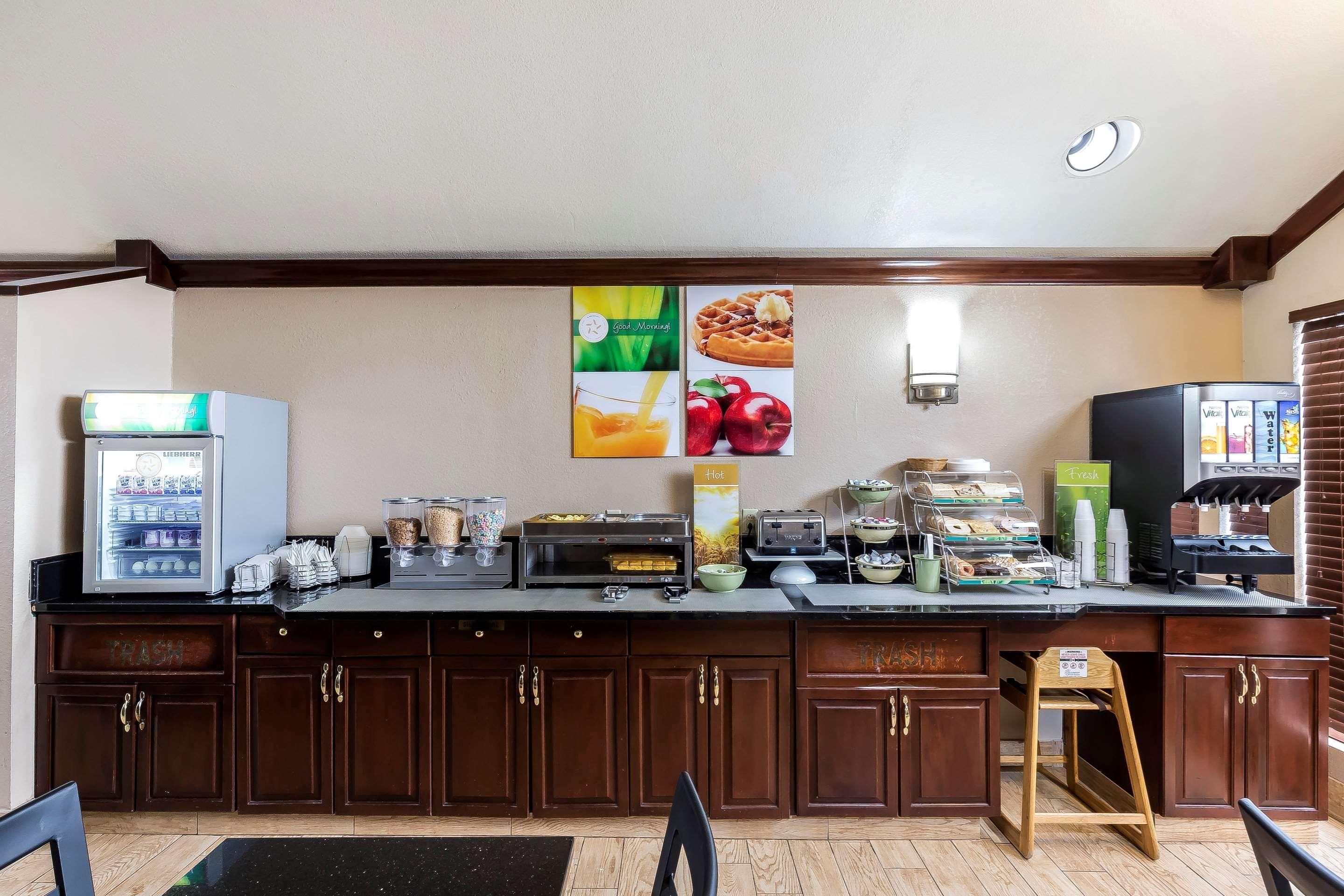 Quality Inn & Suites Columbia I-70 מראה חיצוני תמונה
