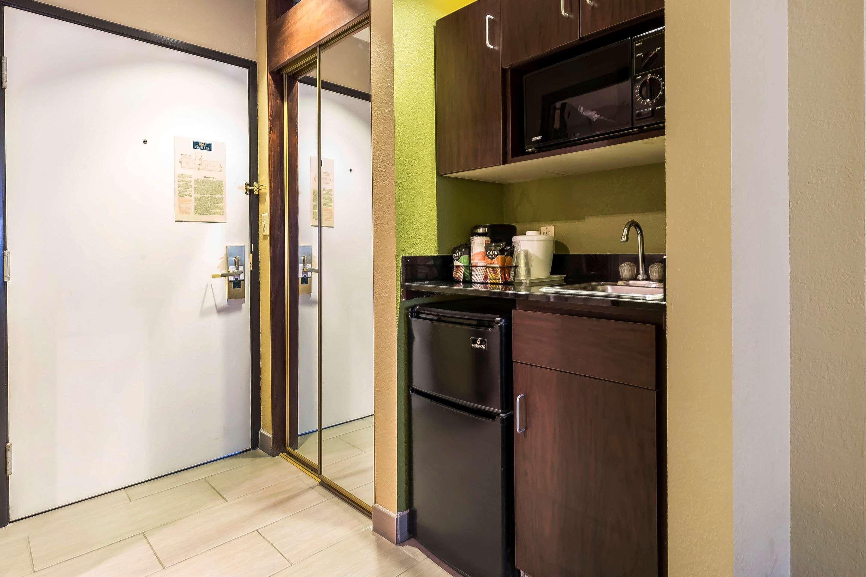 Quality Inn & Suites Columbia I-70 מראה חיצוני תמונה