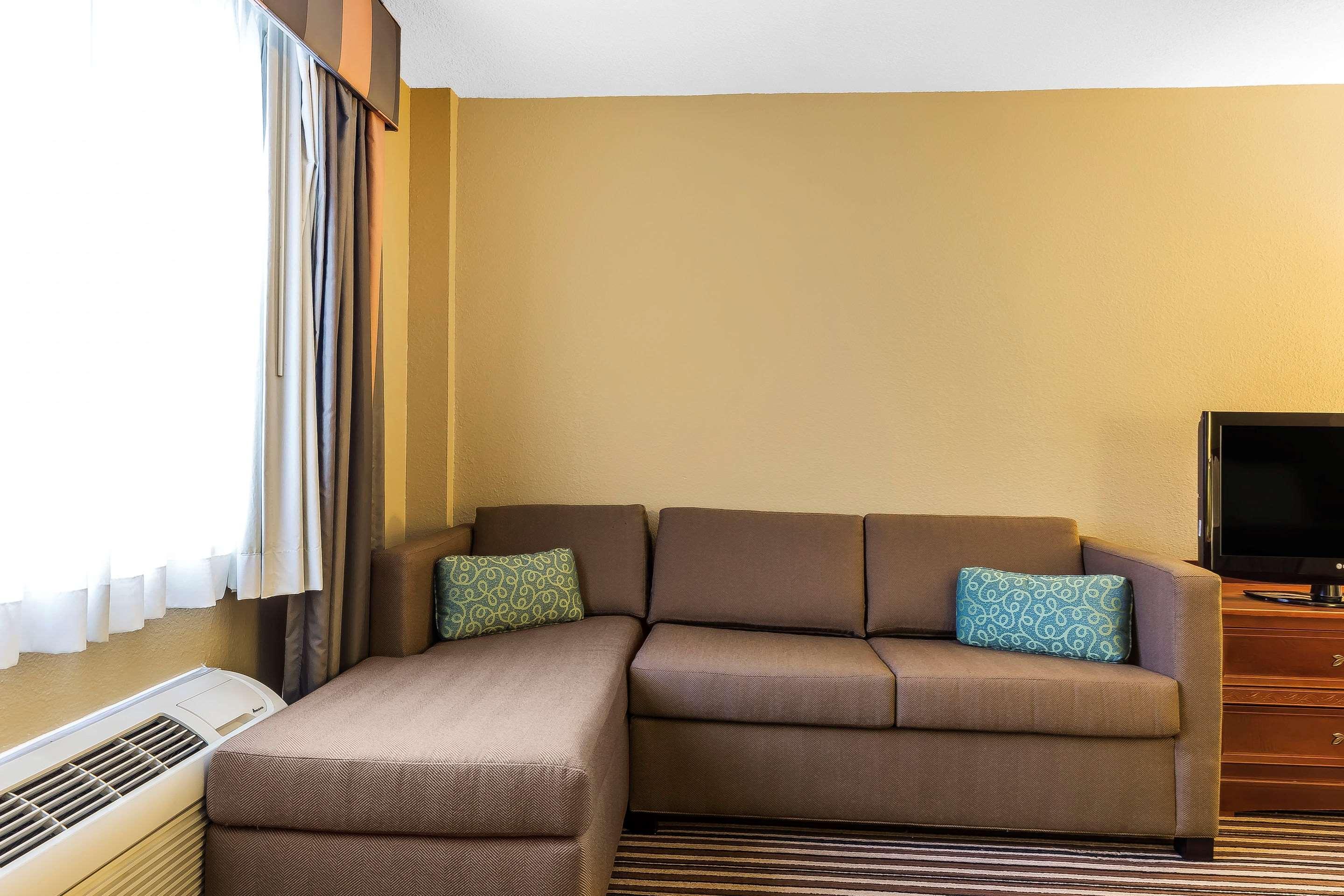 Quality Inn & Suites Columbia I-70 מראה חיצוני תמונה