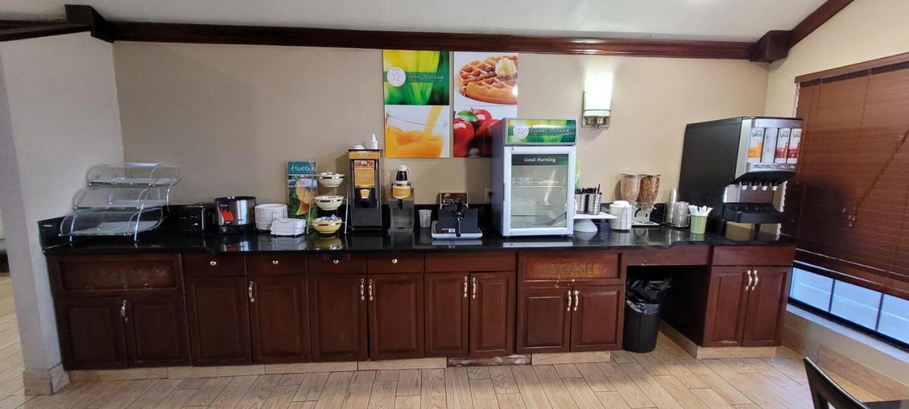 Quality Inn & Suites Columbia I-70 מראה חיצוני תמונה