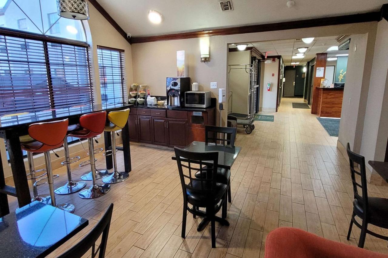 Quality Inn & Suites Columbia I-70 מראה חיצוני תמונה