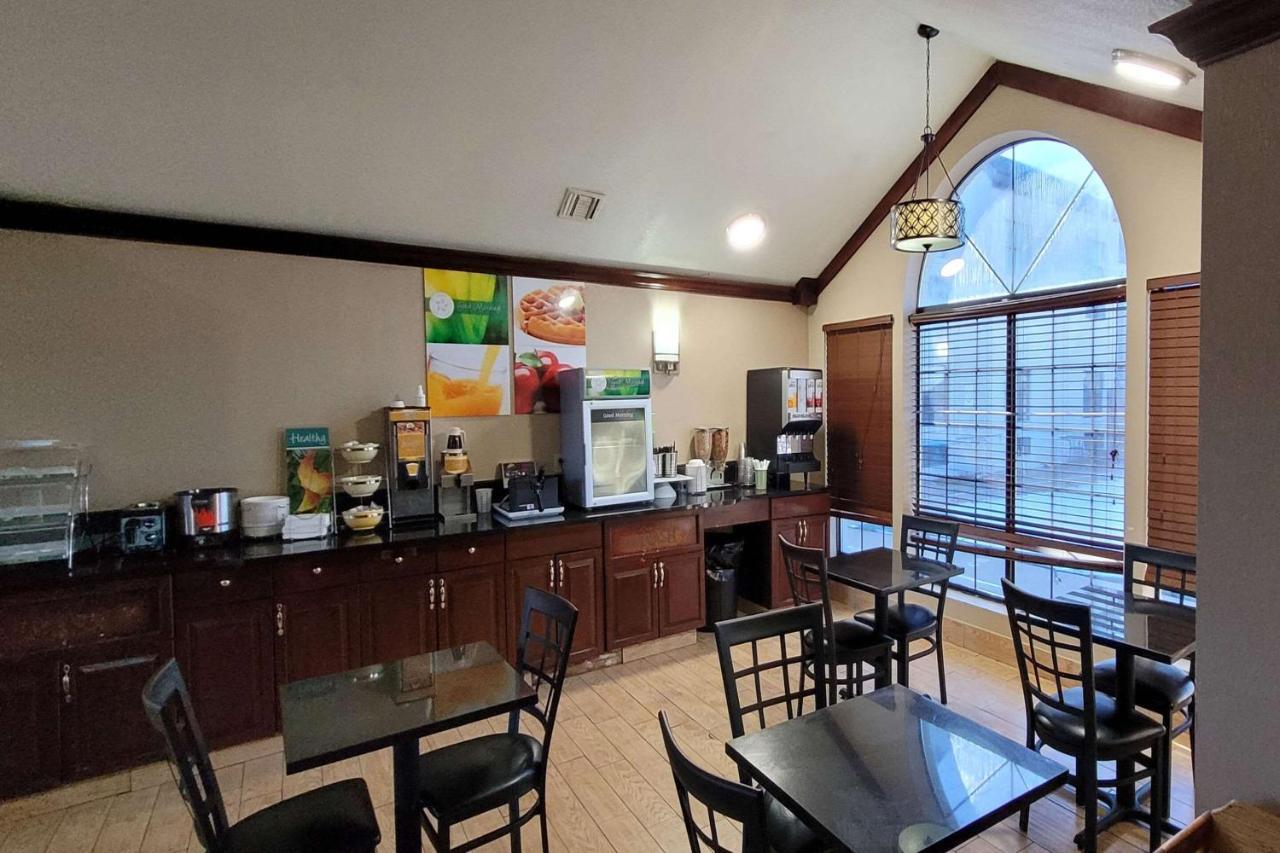 Quality Inn & Suites Columbia I-70 מראה חיצוני תמונה
