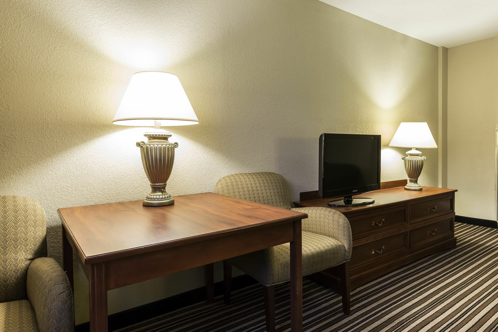 Quality Inn & Suites Columbia I-70 מראה חיצוני תמונה
